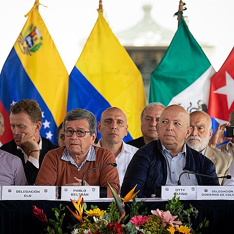 Las delegaciones de paz del Gobierno de Colombia y de la guerrilla del ELN
