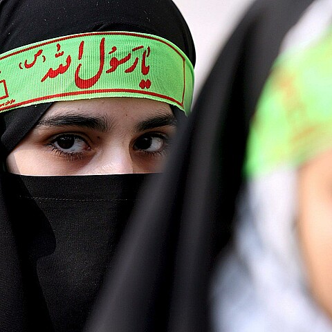 Imagen de archivo de dos niñas iraníes