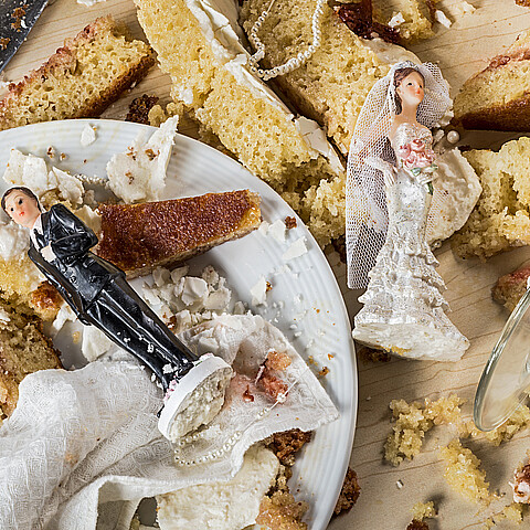 Dos hermanos hispanos se cuelan en una boda y matan a golpes al novio