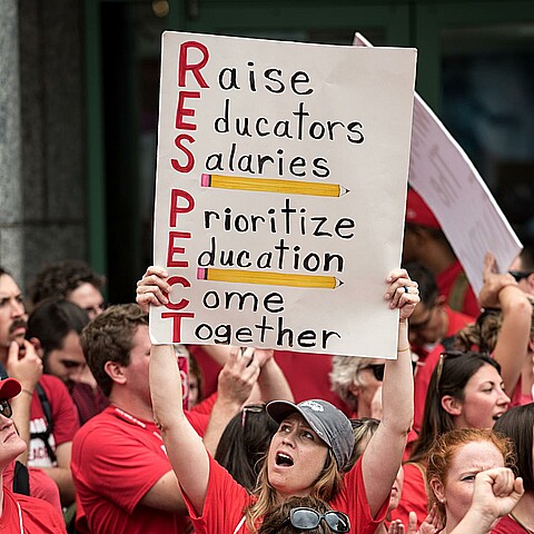 Los empleados del Distrito Escolar Unificado de Los Ángeles (LAUSD, en inglés)