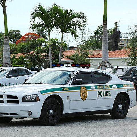 La policía de Miami-Dade rescató a un niño a punto de morir ahogado 