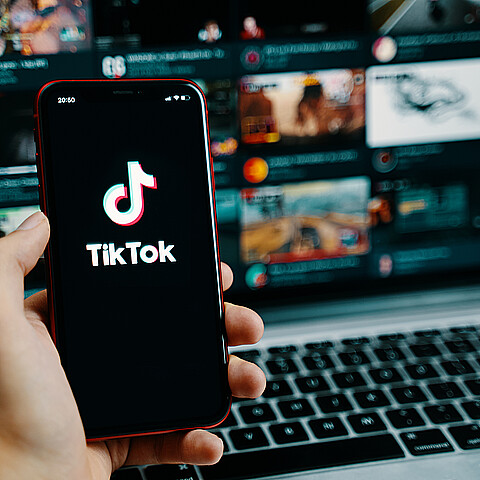 Icono de la aplicación Tik Tok en la pantalla del iPhone