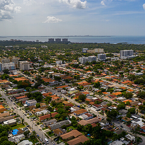 Foto aérea de barrios residenciales del sur de Miami
