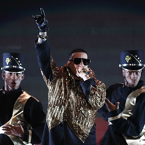 El reguetonero estrenó una nueva versión de su mayor éxito 