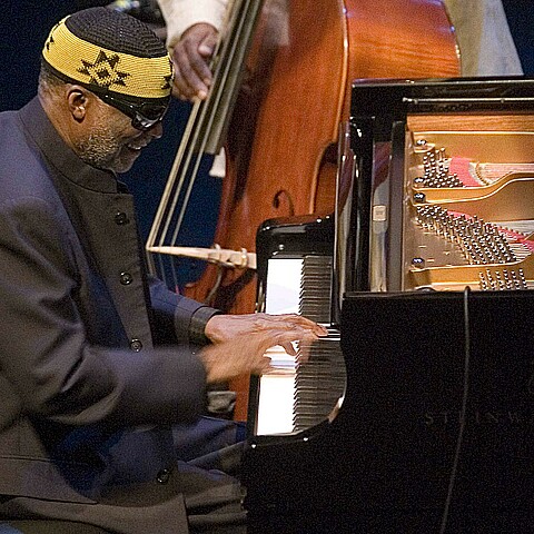 Fotografía de archivo del pianista de jazz estadounidense Ahmad Jamal. 