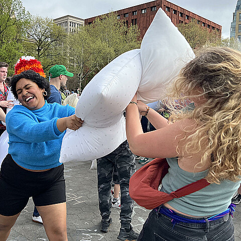 Guerra de almohadas en Nueva York