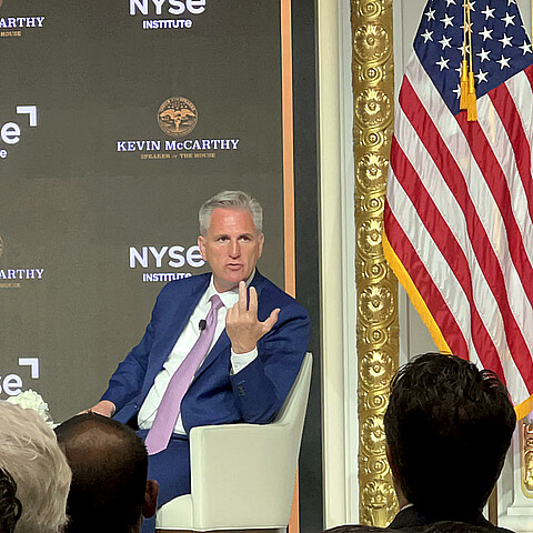Kevin McCarthy durante un evento realizado hoy en la Bolsa de Nueva York