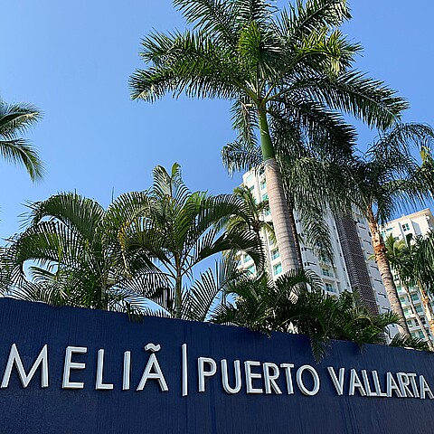 Estudiante universitario de 19 años muere tras caer del balcón de un hotel en México