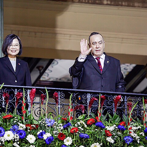 Taiwan President Tsai Ing-Wen and Guatemalan President Alejandro Giammatei