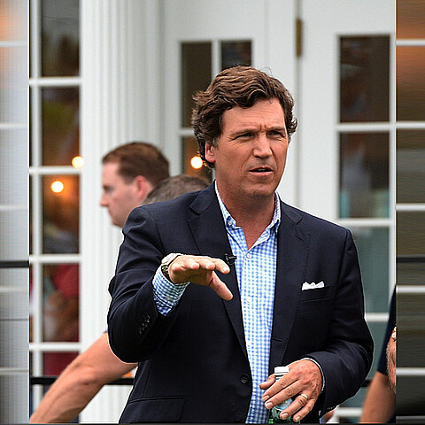 El presentador Tucker Carlson sale de Fox News tras el escándalo por la cobertura informativa de las elecciones de 2020