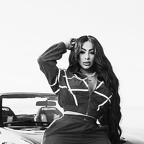 La joven dominicana compartió detalles del color del verano en sus redes