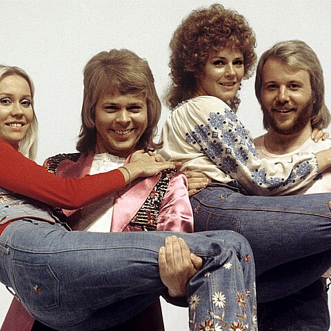 La emblemática banda rindió un homenaje a su guitarrista 