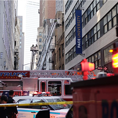 Un muerto y seis heridos en el derrumbe de un parqueadero en New York