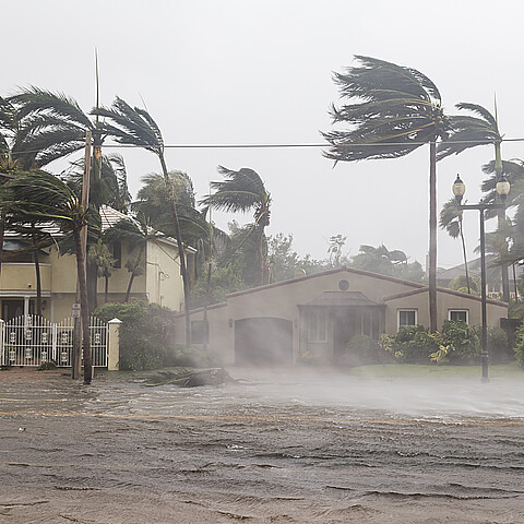 Persisten las lluvias en el sur de Florida con posibles inundaciones