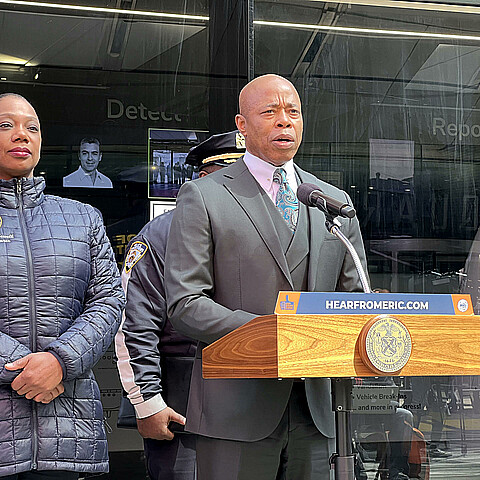 Alcalde de NUeva York no quiere dar alojamiento