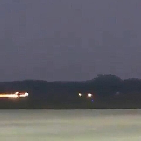 Avión en llamas en aterrizaje