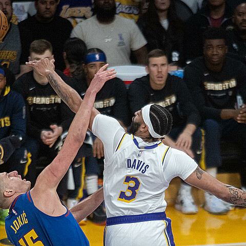 Victoria de los Nuggets