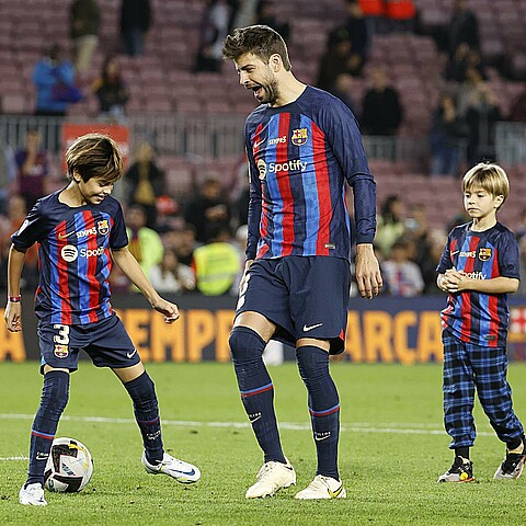 Los pequeños de Shakira y Piqué se irán cuatro meses a Barcelona con su padre