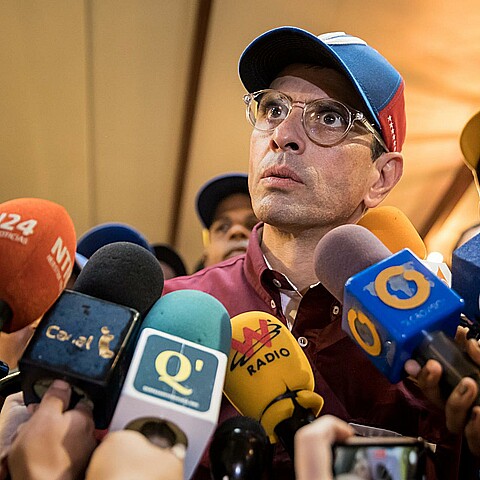 El exgobernador Henrique Capriles se inscribió este sábado en las primarias