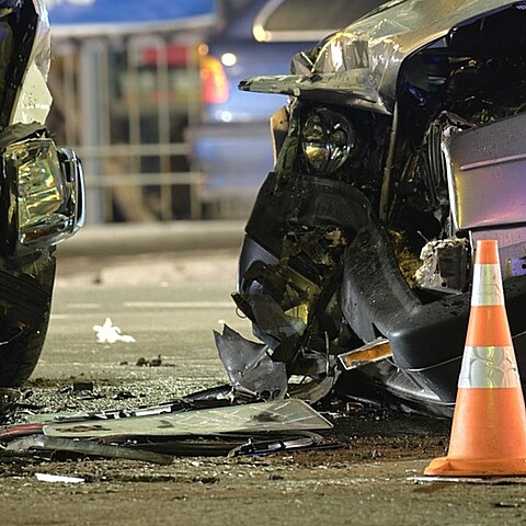 Accidente automovilístico deja dos muertos 