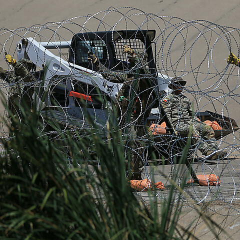 Refuerzan alambradas en Texas