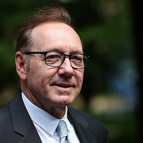 El actor ganador de dos premios de la Academia Kevin Spacey está siendo juzgado en Londres acusado de delitos sexuales contra cuatro hombres en Gran Bretaña. (Reino Unido, Londres) 