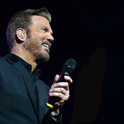 Willy Chirino es una estrella por derecho propio y este año celebra en grande sus 50 años de carrera artística.