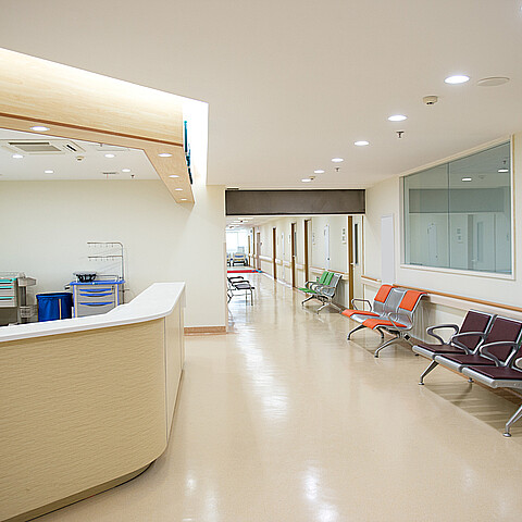 Pasillo de una clínica 