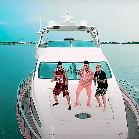 Los artistas urbanos se unieron para sacar el tema del verano 