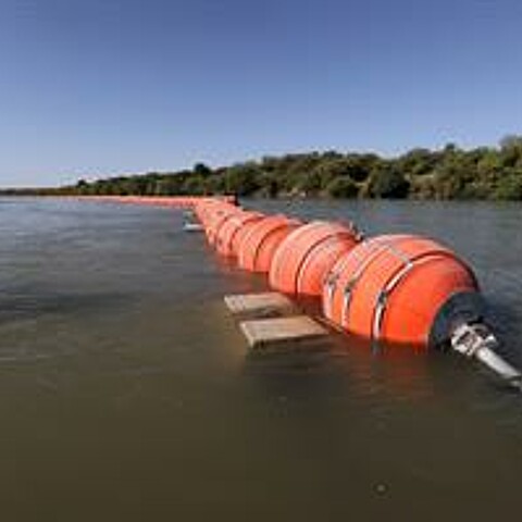 Floating border wall in Texas