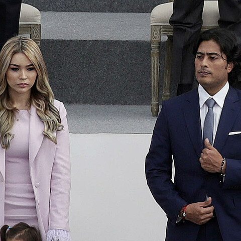 Fotografía de archivo fechada el 7 de agosto de 2022 que muestra a Nicolás Petro (d), hijo del presidente de Colombia, Gustavo Petro, y su exesposa, Daysuris Vásquez, durante la ceremonia de posesión en la Plaza Bolívar de Bogotá (Colombia)