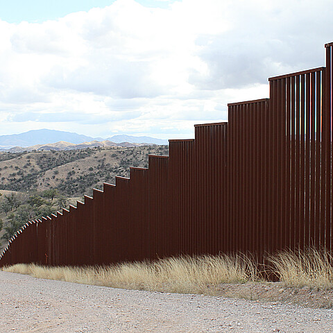 Border wall 