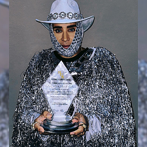 El artista cubano recibió un premio por su show en Miami