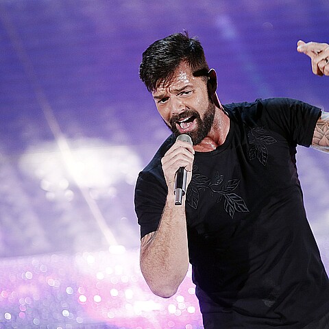 El artista boricua presumió su cuerpo al desnudo