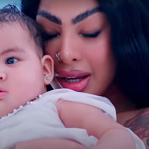 La cantante compartió detalles de los primeros meses con su hija