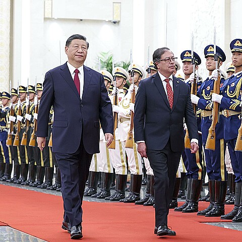 El presidente de Colombia, Gustavo Petro, y su homólogo chino, Xi Jinping