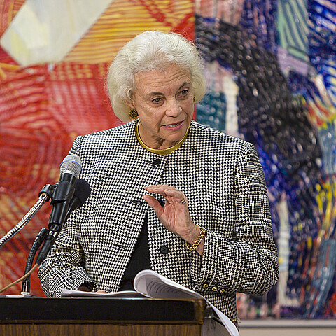 U.S. Supreme Court Justice Sandra Day O'Connor speaks to jurors during American Bar Association's American Jury Initiative, media event, at Moultrie Courthouse in Washington, D.C. in 2004