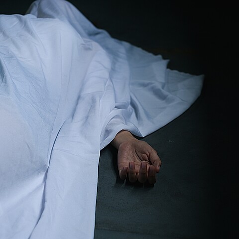 Al menos 30 cuerpos fueron encontrados cremados en la casa del hombre 