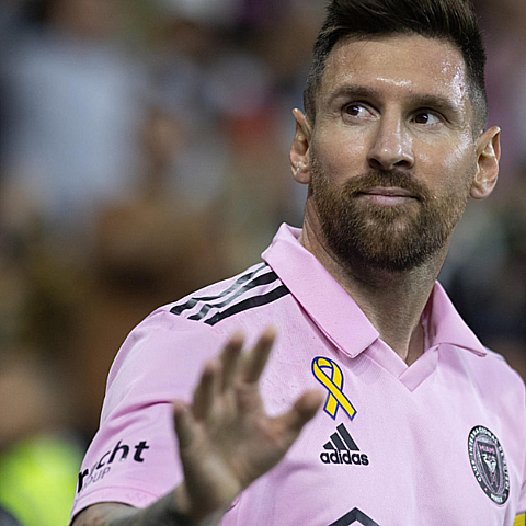 Fotografía de archivo en la que se registró al atacante argentino Lionel Messi, al celebrar uno de sus goles con el club estadounidense de fútbol Inter Miami. 