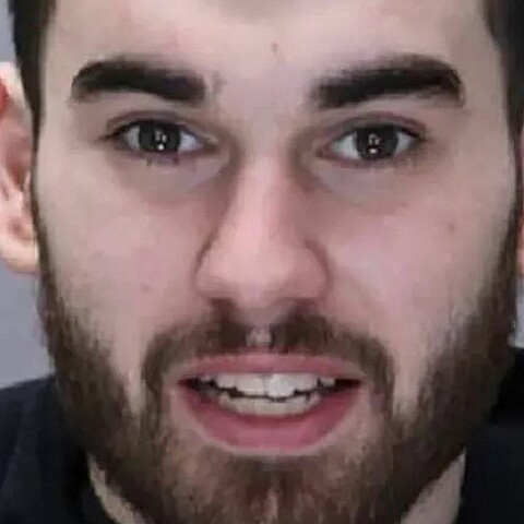 violador acusado de planer crímenes