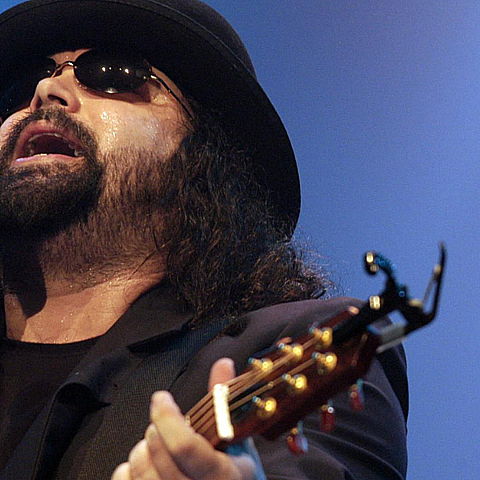 Carlos Varela está de cumpleaños este 11 de abril 