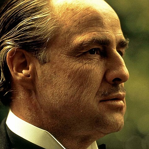 Fotograma de archivo cedido por Paramount Pictures donde aparece el actor Marlon Brandon como Vito Corleone en la película 'The Godfather' dirigida en 1972 por Francis Ford Coppola.