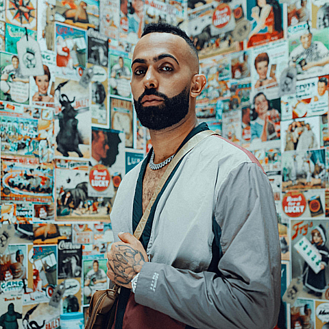 El cantante puertorriqueño Eladio Carrión lanzó este miércoles el EP 'Porque Puedo', con el tema central de 'Heavyweight' y compuesto por cinco canciones en las que regresa a su esencia trap. 