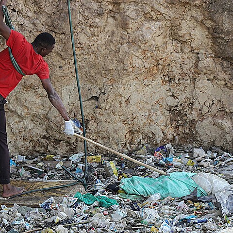 Varios cuerpos de mujeres fueron encontrados en un basurero de Nairobi 