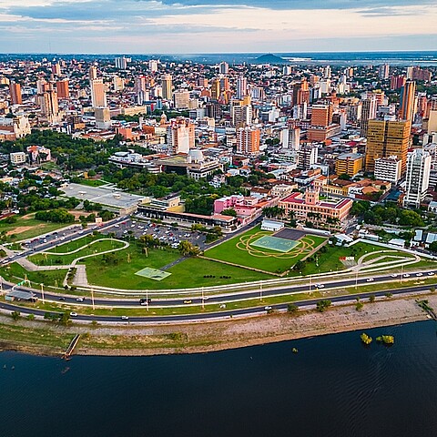 La costa de la ciudad de Asunción en Paraguay