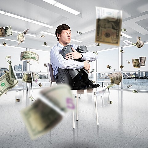 Hombre con temor al dinero