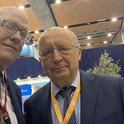 Comisario europeo de Defensa se reúne con líder de  Asamblea de la Resistencia Cubana