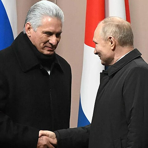 Las relaciones entre los regímenes cubano y ruso se mantienen firmes