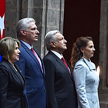 El presidente de México, Andrés Manuel López Obrador, junto al dictador cubano Miguel Díaz-Canel