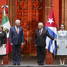 El dictador cubano Miguel Díaz-Canel visita al presidente de México, Andrés Manuel López Obrador